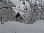 Chalet d'alpages sous la neige